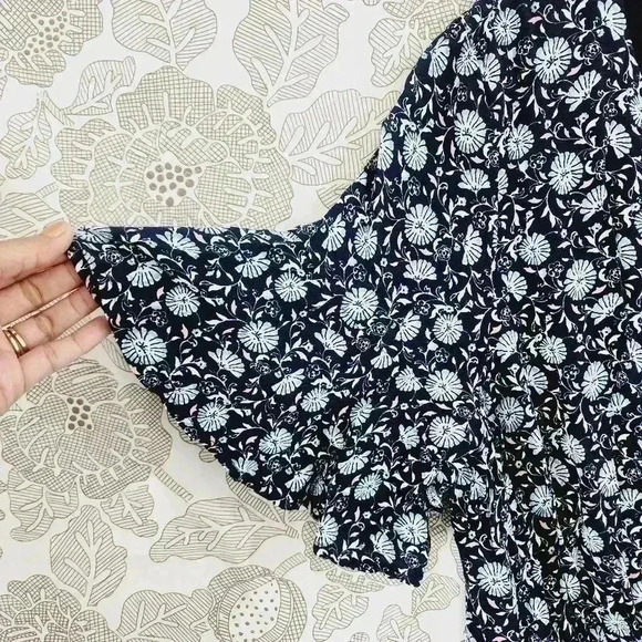 Loft Women's Romper Short Ruffle Sleeve Floral Keyhole Button up XL 326 - Picture 5 of 9